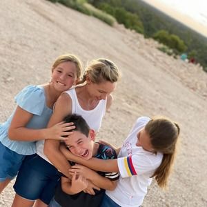 Meet your Posher, Simone